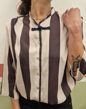 Carica l&#39;immagine nel visualizzatore di Gallery, Vittoria stripes shirt - seta a righe e alamaro
