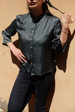 Carica l&#39;immagine nel visualizzatore di Gallery, GOA silk shirt green
