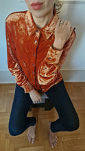 Carica l&#39;immagine nel visualizzatore di Gallery, ALICE camicia in velluto ruggine
