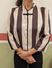 Carica l&#39;immagine nel visualizzatore di Gallery, Vittoria stripes shirt - seta a righe e alamaro
