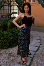 Carica l&#39;immagine nel visualizzatore di Gallery, SAIGON midi skirt flower green
