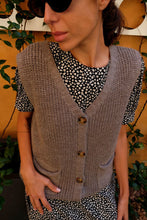 Carica l&#39;immagine nel visualizzatore di Gallery, Gilet in maglia
