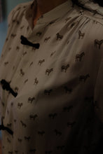 Carica l&#39;immagine nel visualizzatore di Gallery, SAMARCANDA shirt zebre
