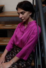 Carica l&#39;immagine nel visualizzatore di Gallery, GOA silk shirt magenta
