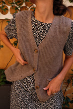Carica l&#39;immagine nel visualizzatore di Gallery, Gilet in maglia
