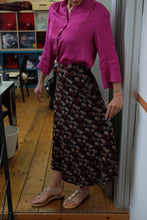 Carica l&#39;immagine nel visualizzatore di Gallery, SAIGON midi skirt flower brown
