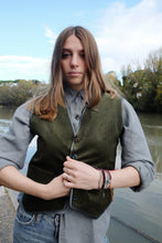 Carica l&#39;immagine nel visualizzatore di Gallery, ALMA gilet in velluto a coste verde
