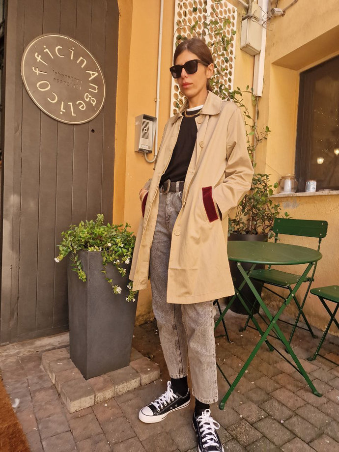 Trench con dettaglio in velluto