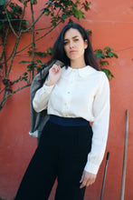 Carica l&#39;immagine nel visualizzatore di Gallery, Elena shirt - viscosa bianca
